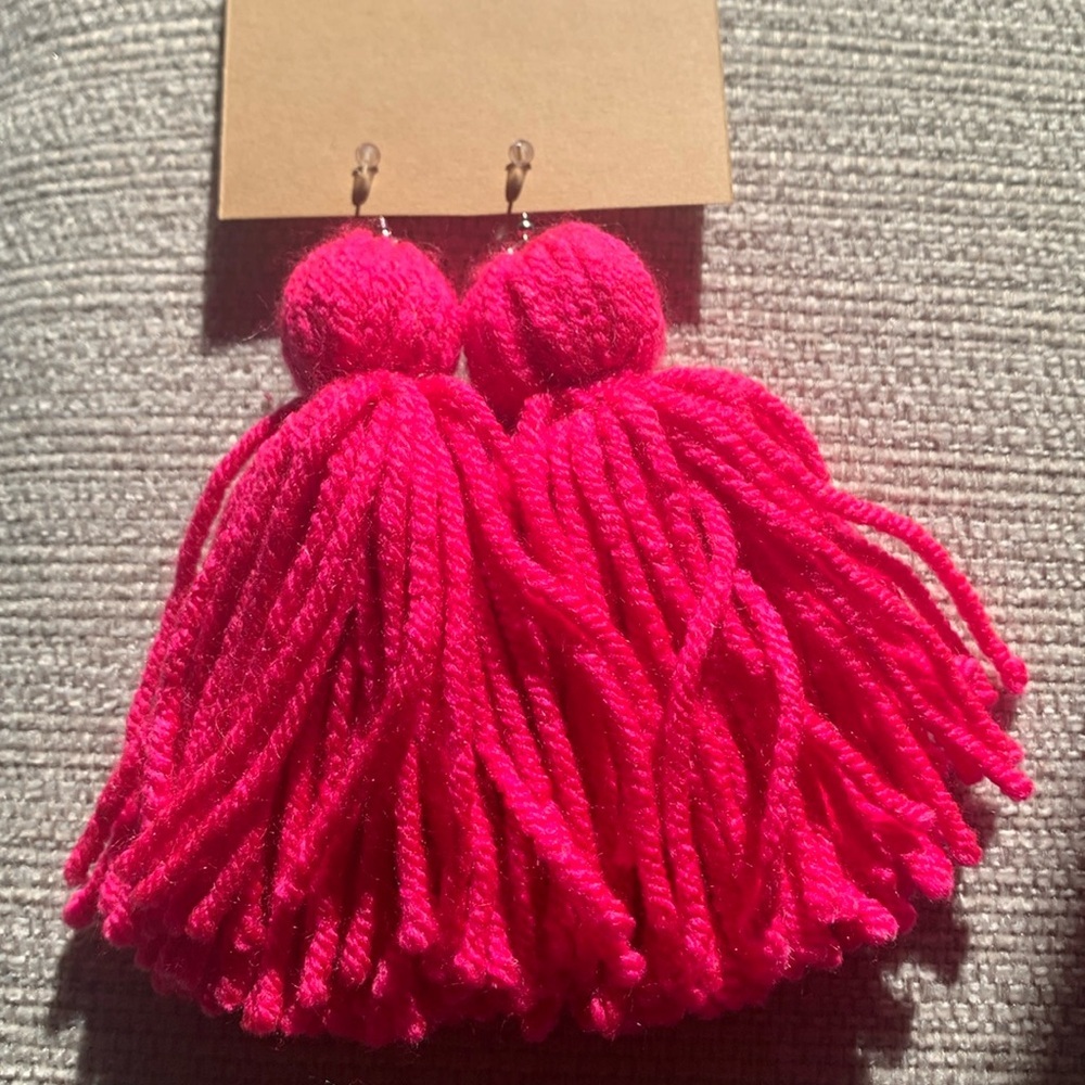 Tassel Yarn Earrings - Picture 2 of 2
